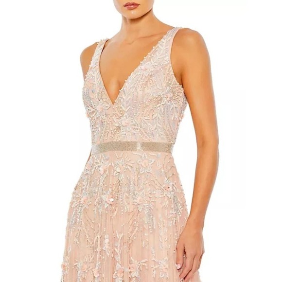 Mac Duggal Embellished Beaded Plunge Neck Long Tulle Gown Size 4 NWT - Picture 2 of 12